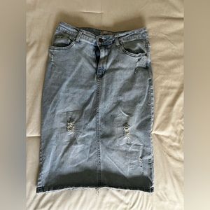 Woman’s denim skirt. Size 2.